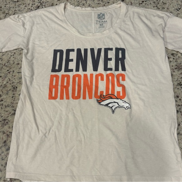 NFL Tops - Denver Broncos Women’s NFL shirt- size S